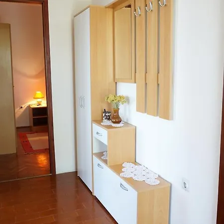 Apartments Ema Gornji Karin