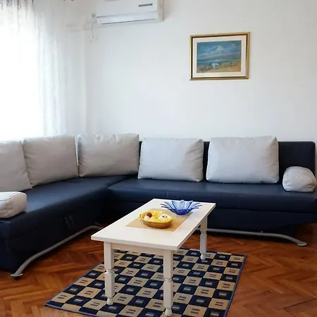 Apartments Ema Gornji Karin
